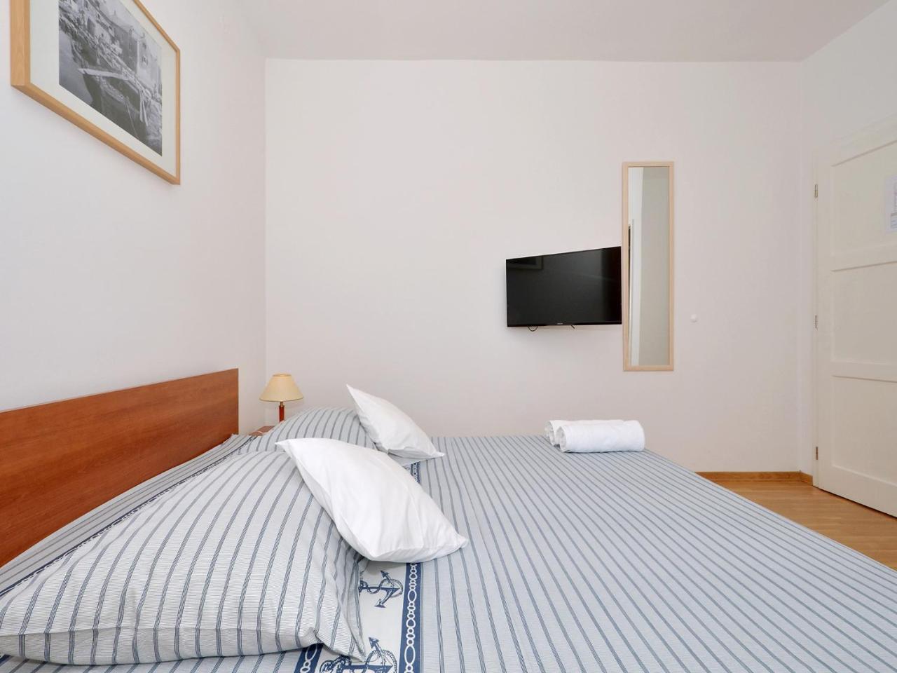 Apartments Nera โปดสตรานา ภายนอก รูปภาพ